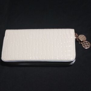 Elegant Cream Wallet
